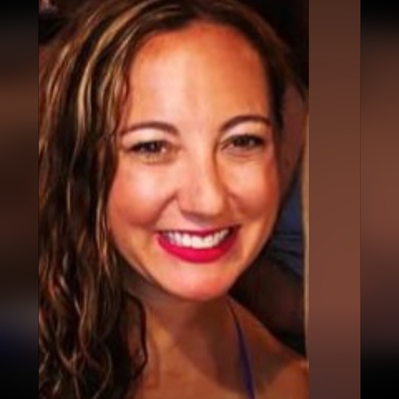 Meet your Posher, Denica - Picture 1 of 1